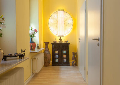 Langer Flur im Berliner Thai-Massage-Studio